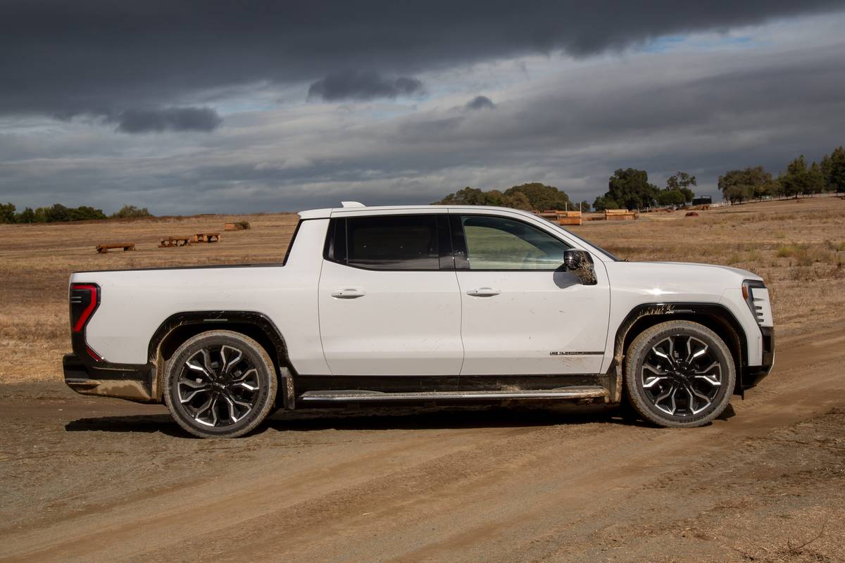 Up Close With the 2025 GMC Sierra EV Denali Edition 1