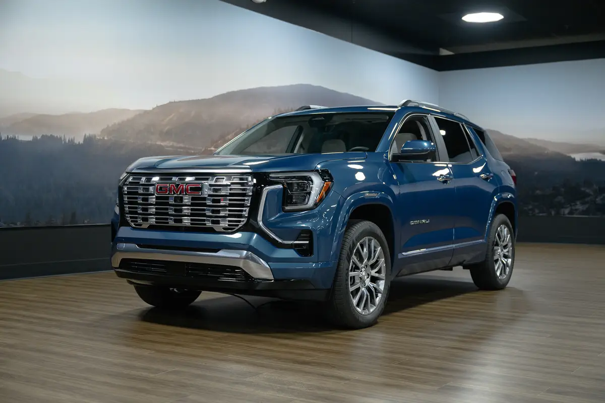 2025 GMC Terrain Up Close: Premium Experience in Compact Dimensions ...