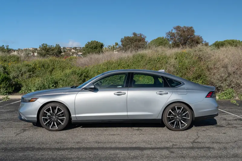 honda-accord-hybrid-2026-03-exterior-profile