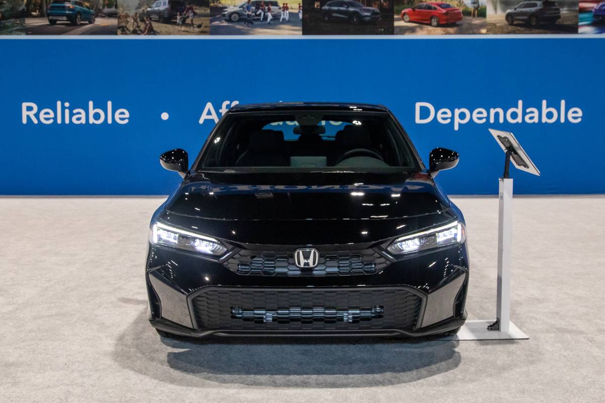 honda civic hatch sport 2026 02 exterior front cas jpg