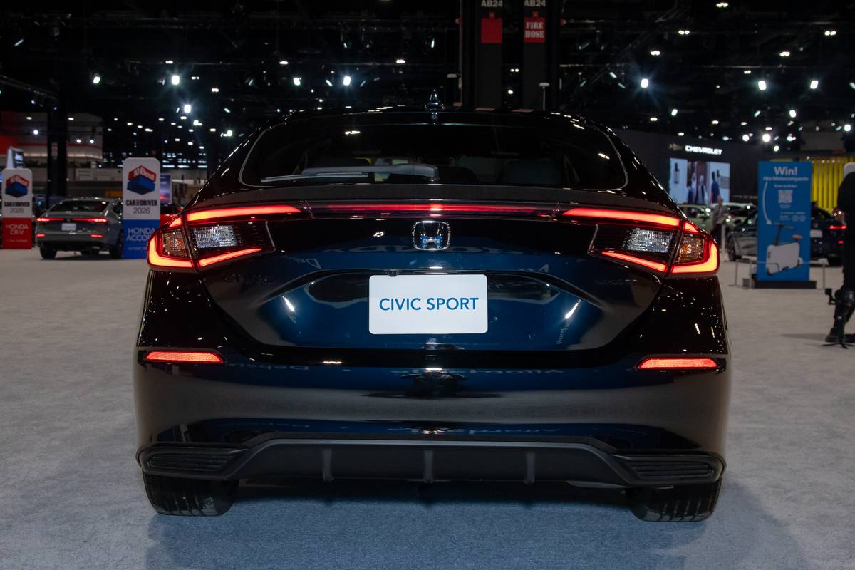 honda civic hatch sport 2026 04 exterior rear cas jpg