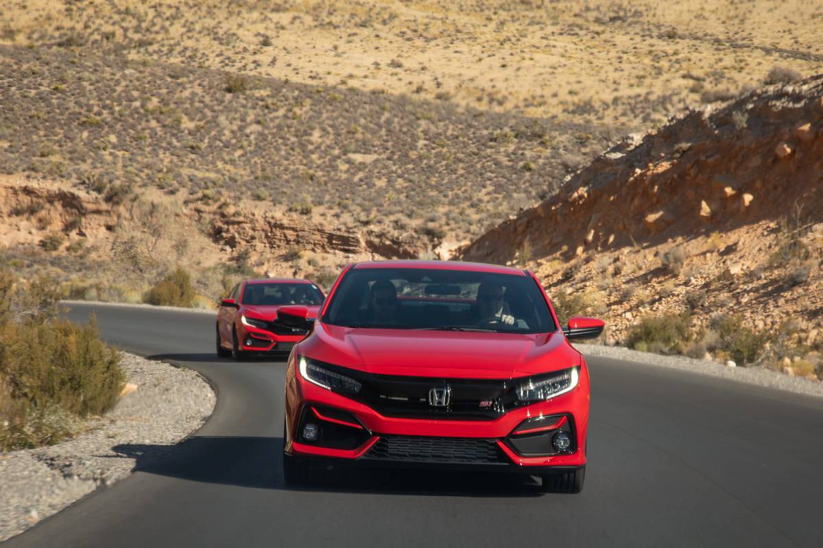 honda-civic-si-2020-01-angle--dynamic--exterior--front--mountains--red.jpg