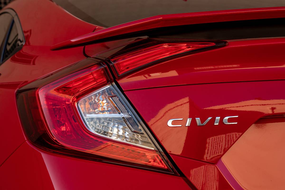 honda civic si 2020 16 badge  exterior  rear  red  taillights jpg