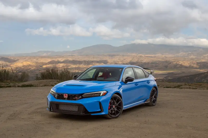 honda-civic-type-r-2026-01-exterior-front-angle