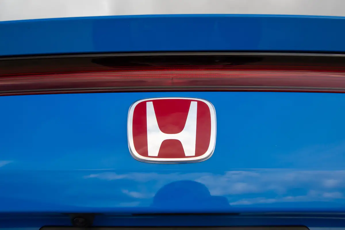 honda civic type r 2026 11 exterior rear badge scaled jpg
