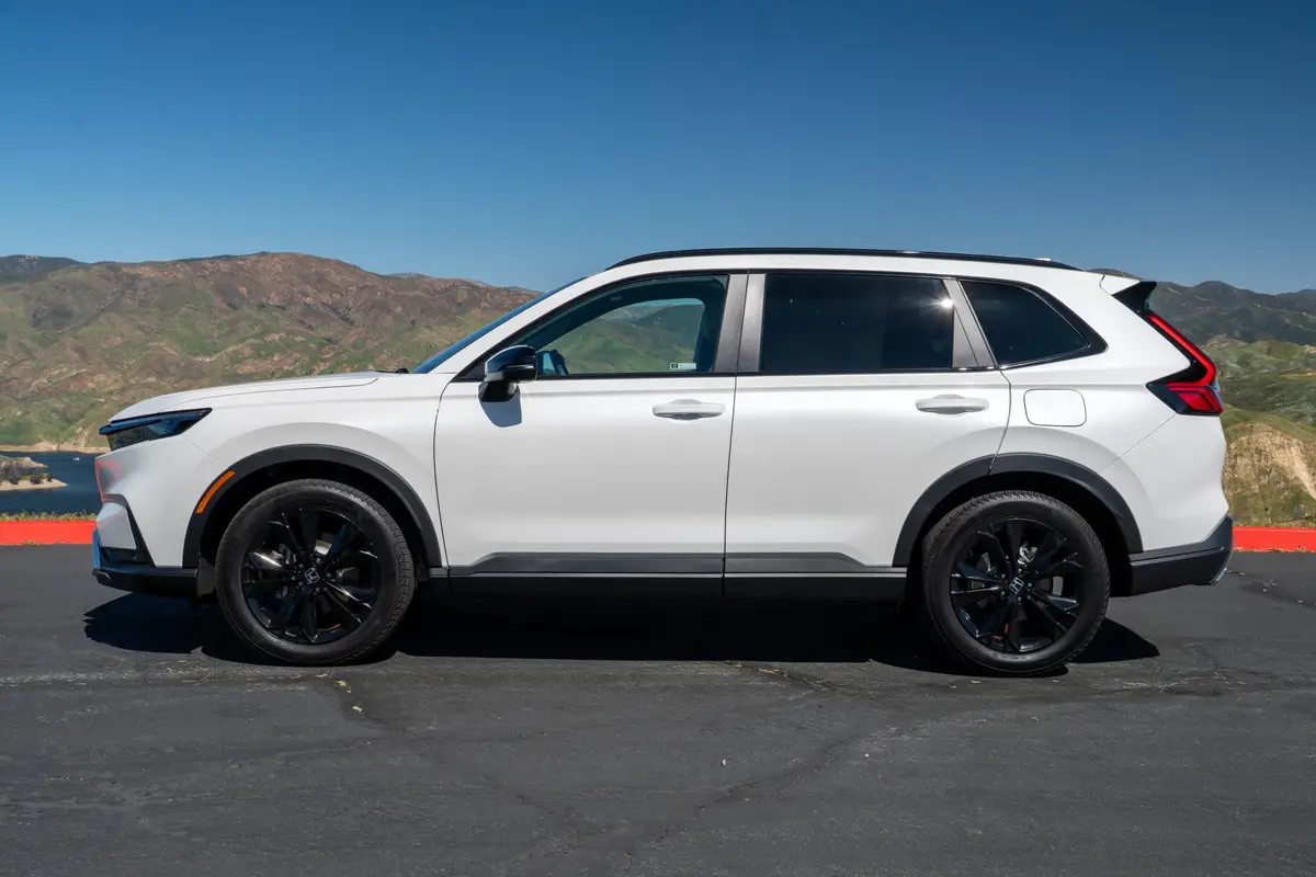 honda cr v hybrid sport touring 2026 08 exterior profile scaled jpg