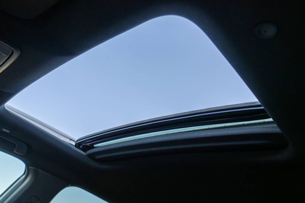 honda cr v hybrid sport touring 2026 16 interior sunroof scaled jpg