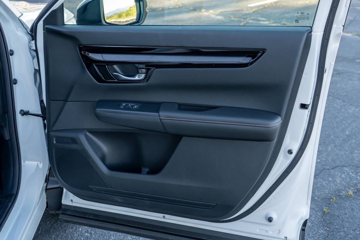 honda cr v hybrid sport touring 2026 33 interior passenger door scaled jpg