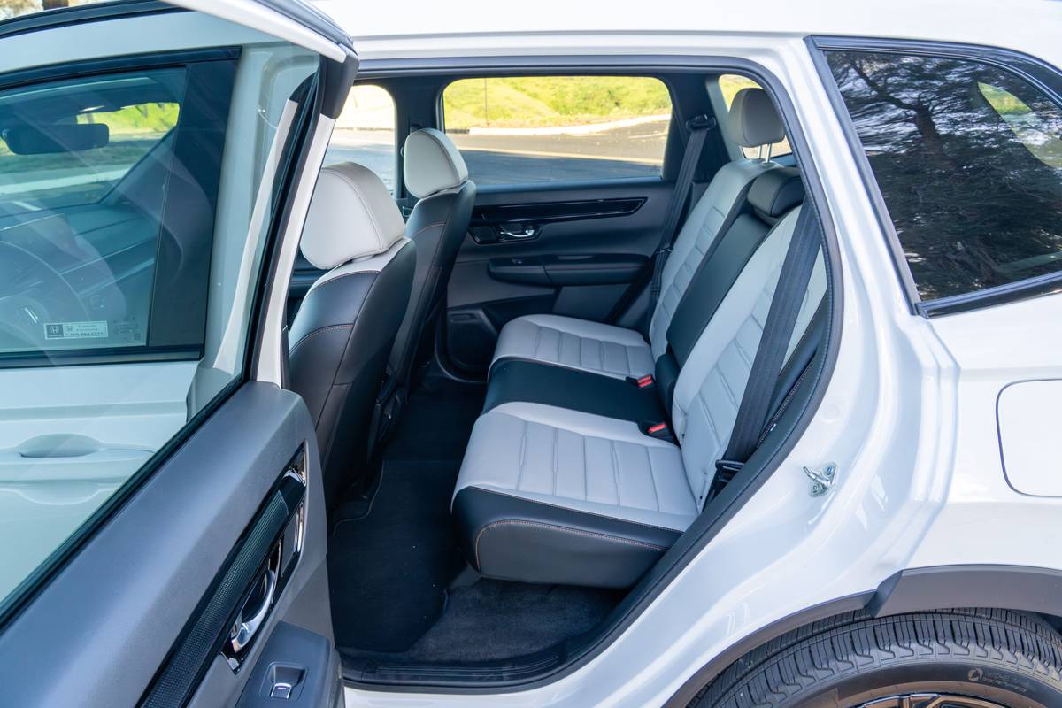 honda cr v hybrid sport touring 2026 37 interior second row scaled jpg