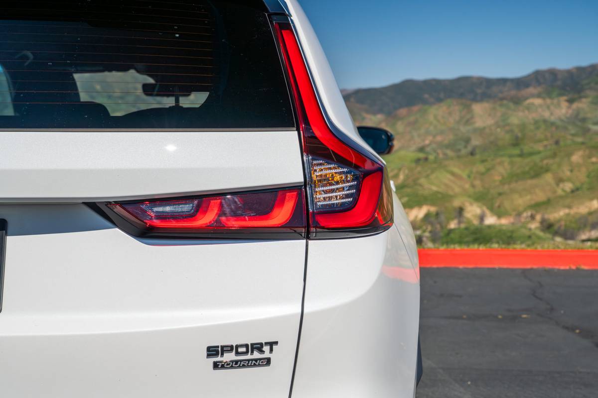 honda cr v hybrid sport touring 2026 46 exterior taillight scaled jpg
