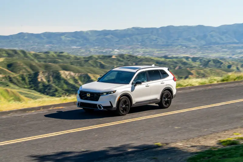 honda-cr-v-hybrid-sport-touring-2026-52-exterior-dynamic-profile