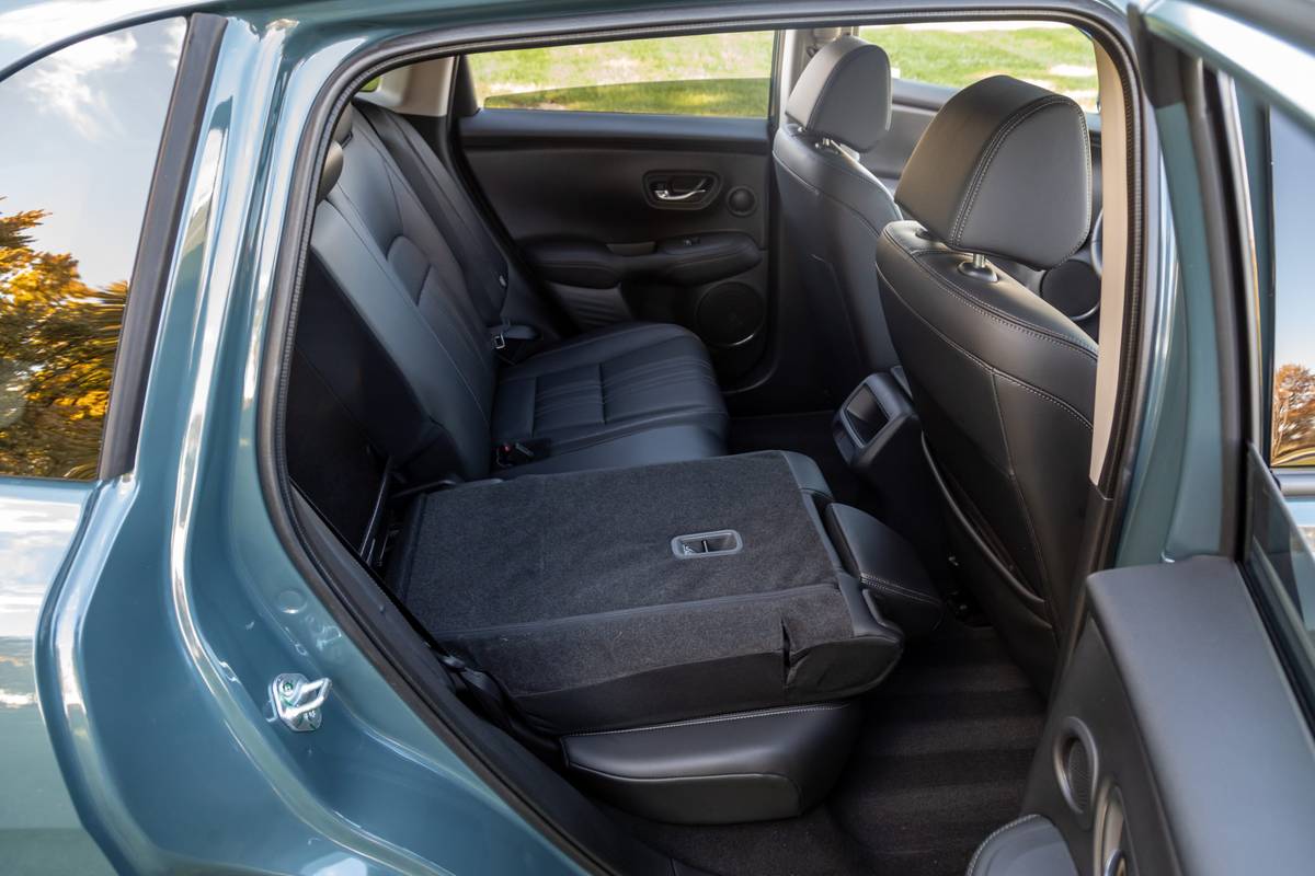 honda hr v 2023 39 interior backseat scaled jpg