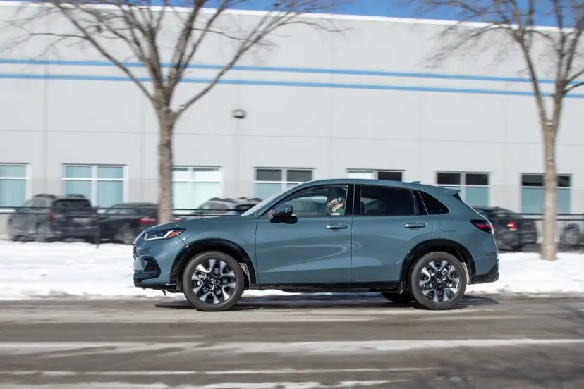 honda-hr-v-2026-01-exterior-dynamic-profile