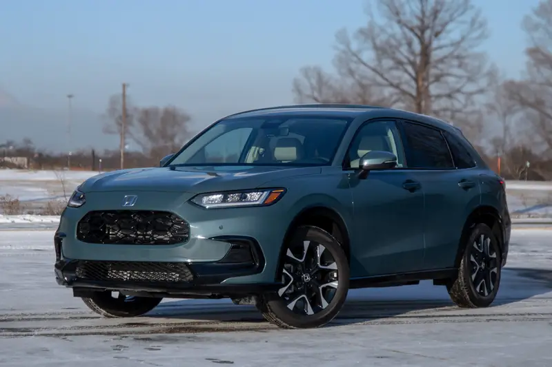 honda-hr-v-2026-02-exterior-front-angle