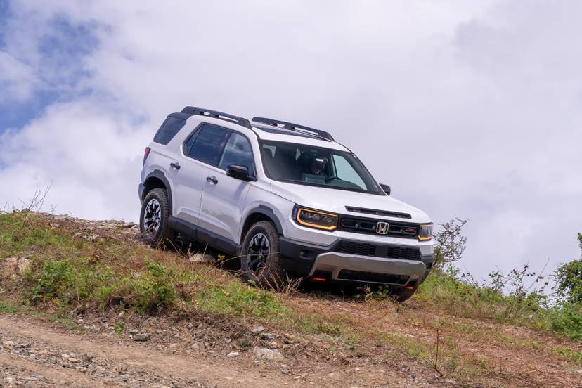 honda-passport-trailsport-elite-2026-06-exterior-offroad-front-angle