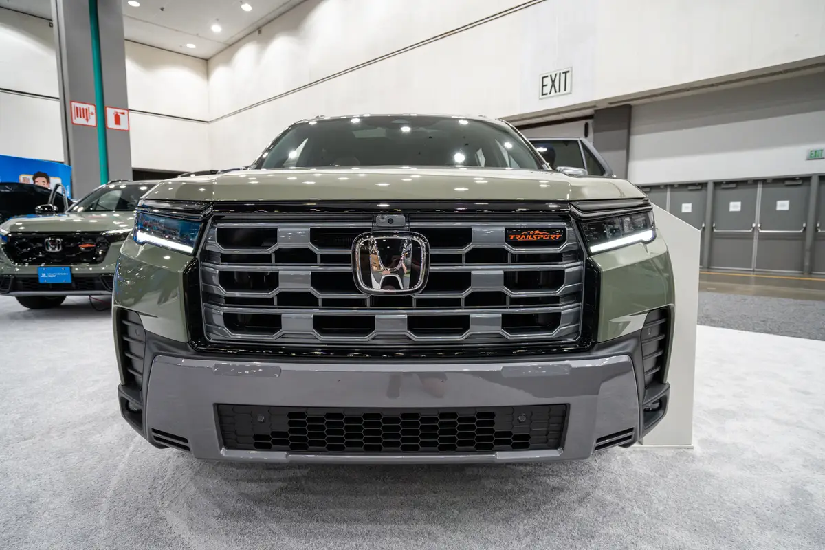 honda pilot 2026 02 exterior front grille jpg