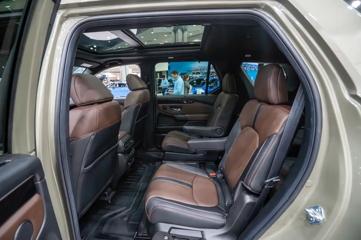 honda pilot 2026 07 interior second row jpg