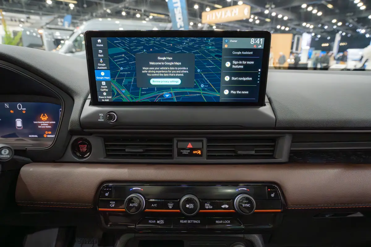 honda pilot 2026 12 interior infotainment jpg