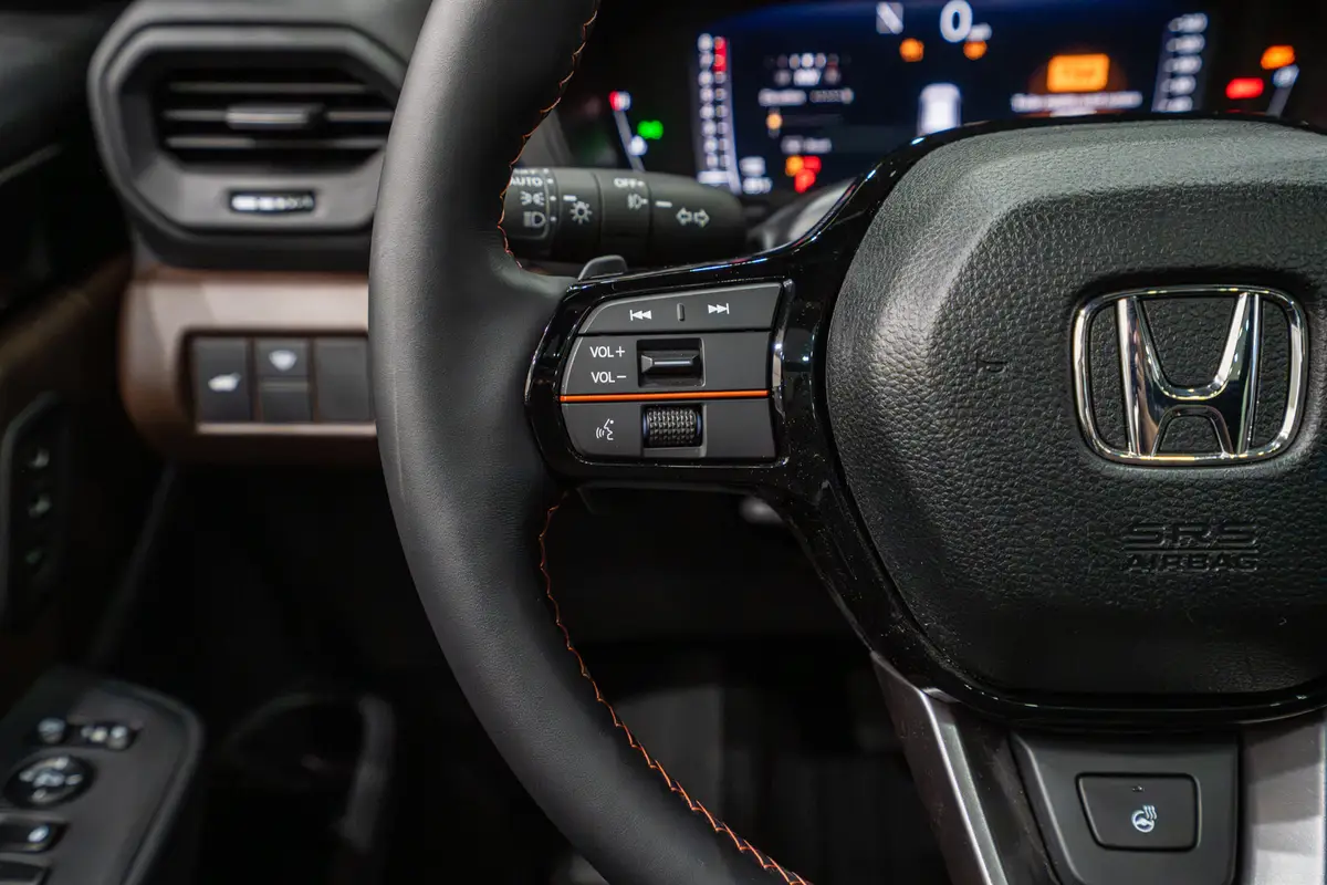 honda pilot 2026 15 interior steering wheel buttons jpg