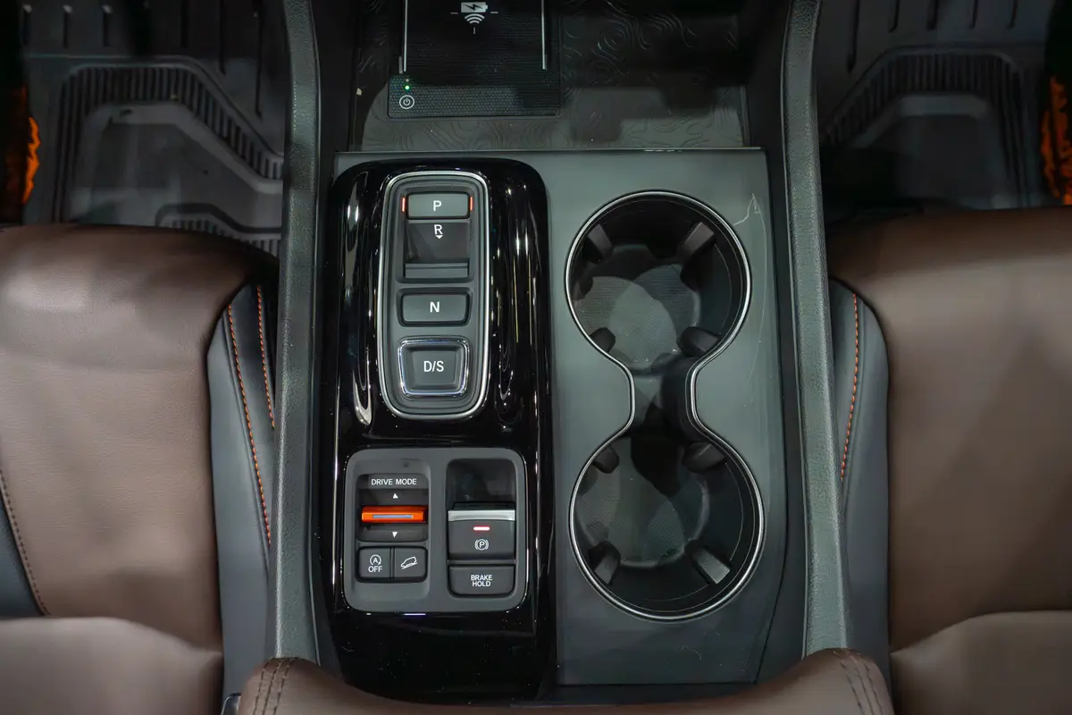 honda pilot 2026 18 interior gear selector jpg