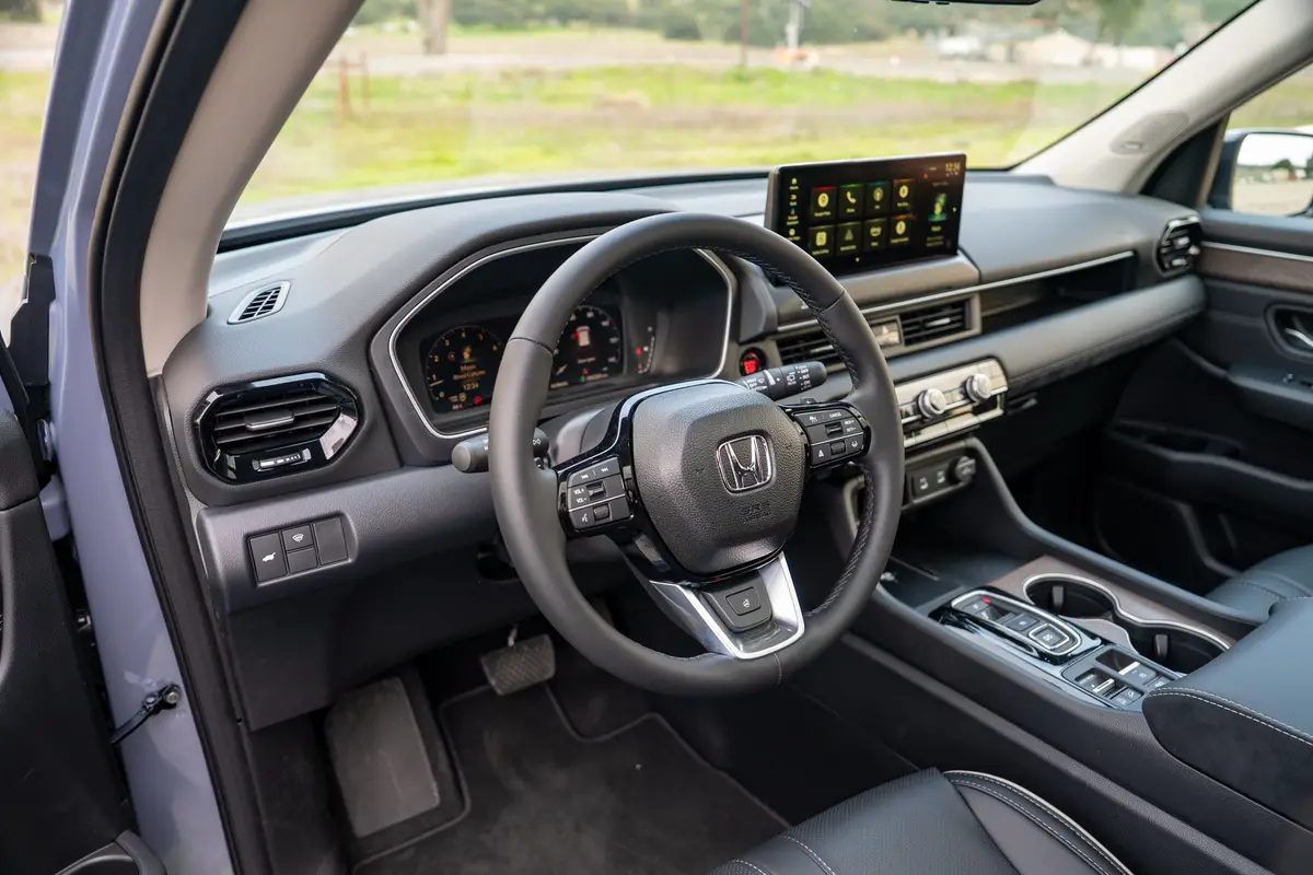 honda pilot review 2026 07 interior steering wheel jpg