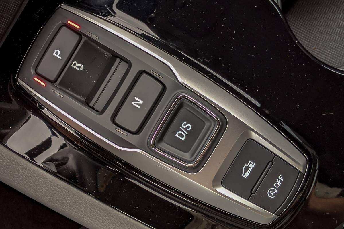 honda ridgeline 2020 06 gearshift interior scaled jpg