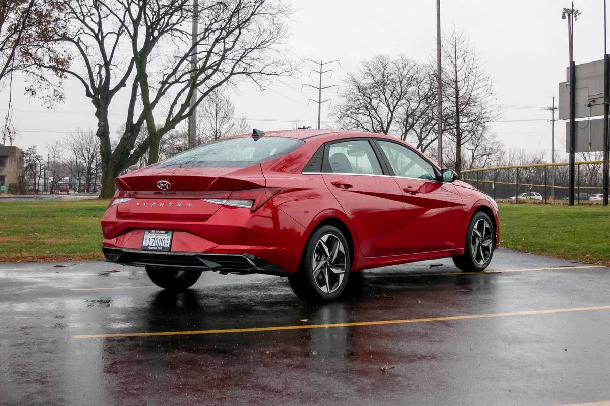 hyundai elantra 2022 sedan red