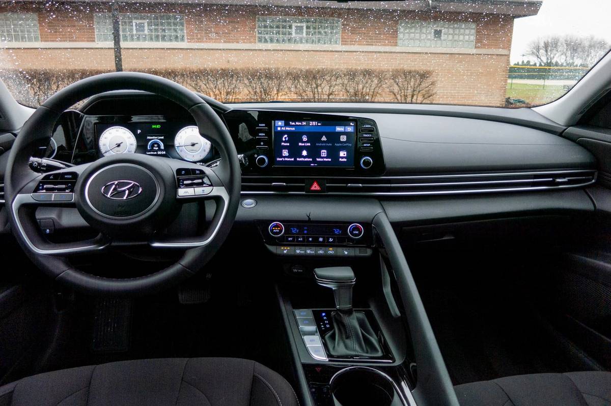 What Is That Round Thing On the 2021 Hyundai Elantra's Dashboard