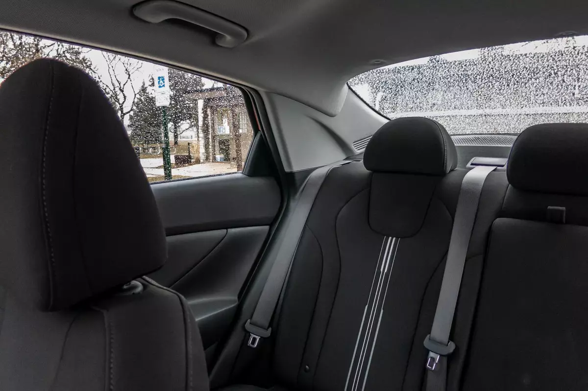 hyundai elantra 2021 18 backseat  interior  rear visibility jpg