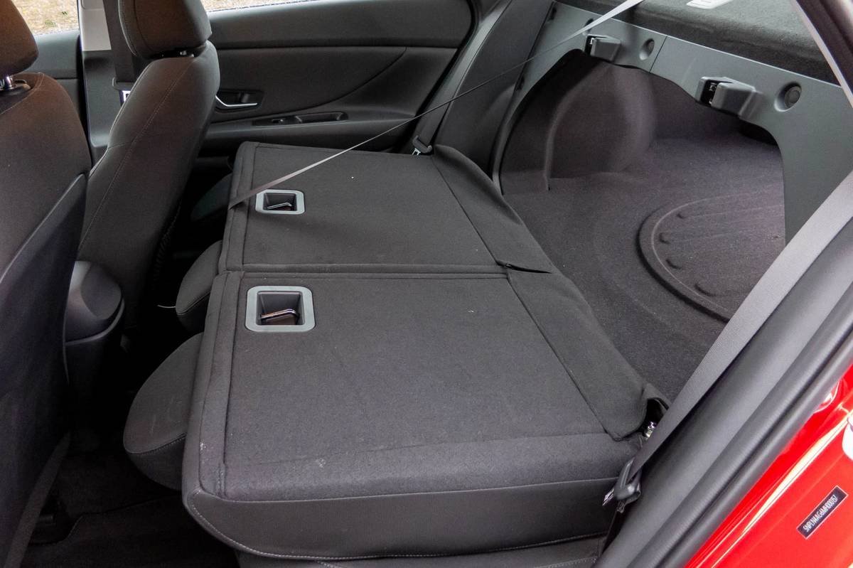 hyundai elantra 2021 20 backseat  folding seats  interior jpg