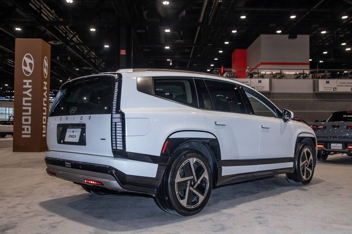 hyundai ioniq 9 2026 03 exterior rear angle cas scaled jpg