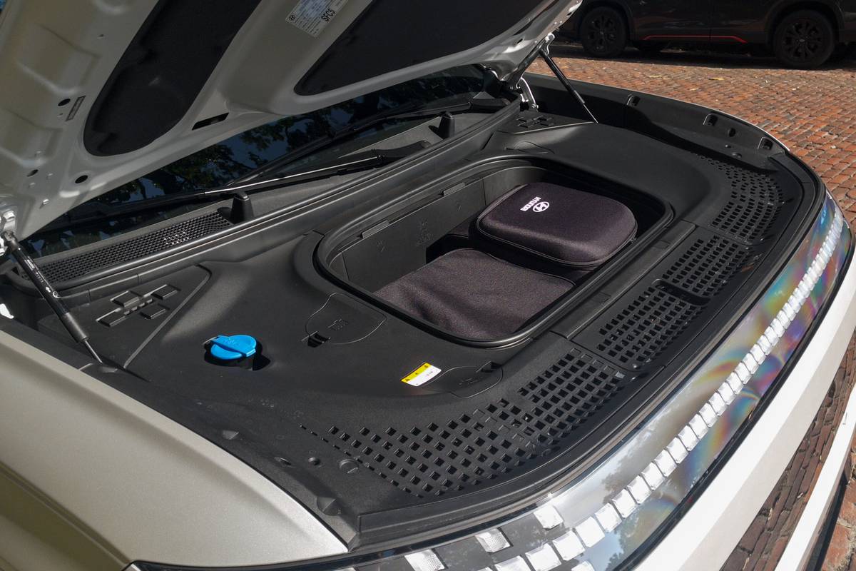 hyundai ioniq 9 2026 07 interior frunk scaled jpg