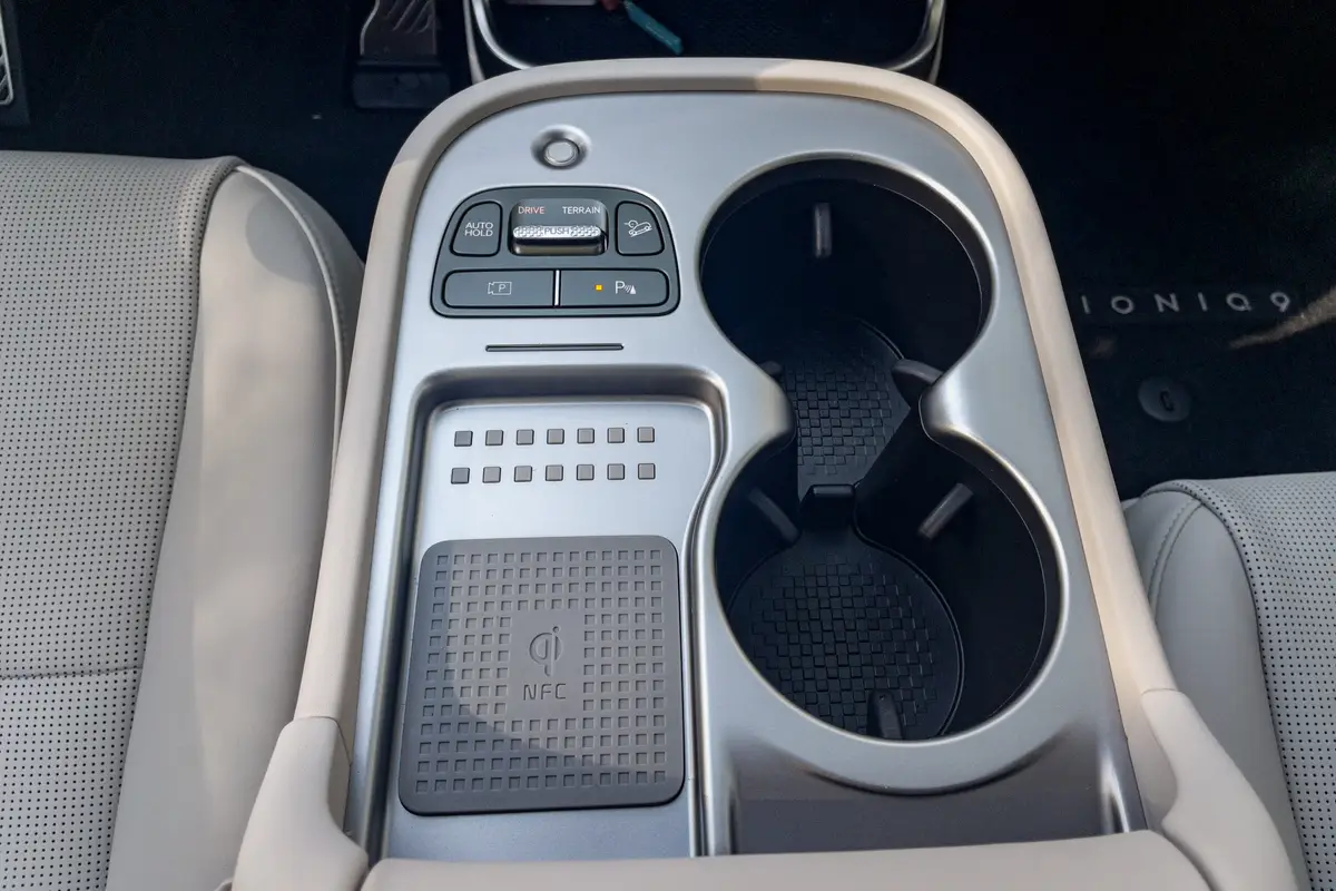 hyundai ioniq 9 2026 27 interior center console scaled jpg