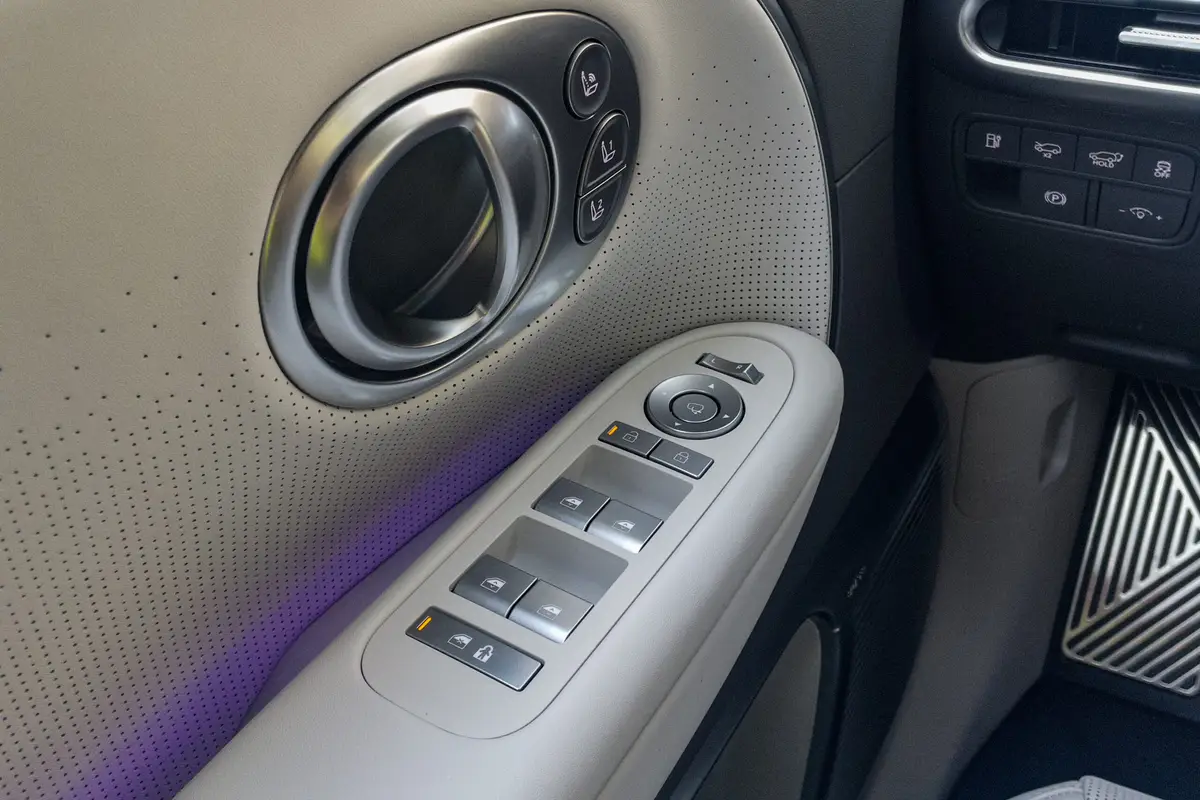 hyundai ioniq 9 2026 38 interior door controls scaled jpg