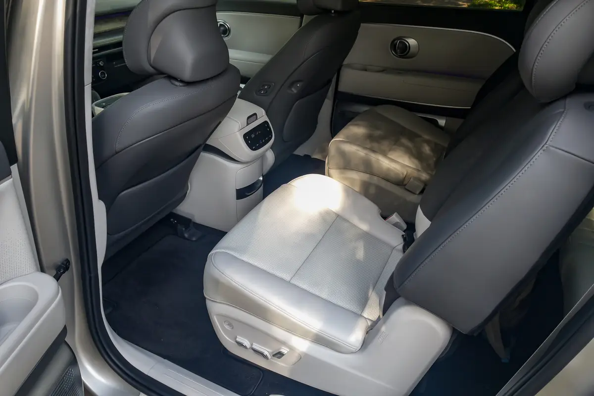 hyundai ioniq 9 2026 39 interior second row scaled jpg