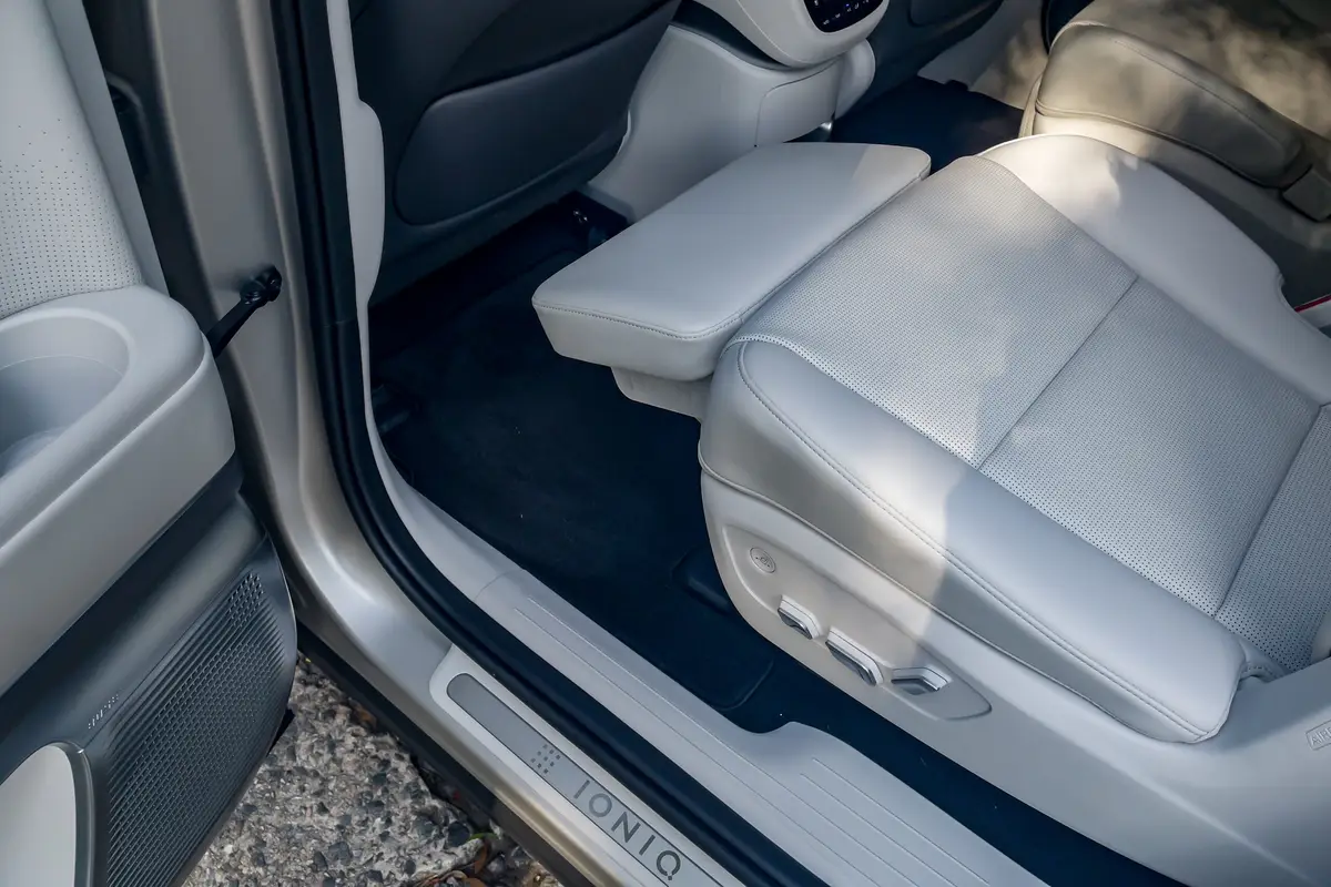 hyundai ioniq 9 2026 43 interior second row scaled jpg