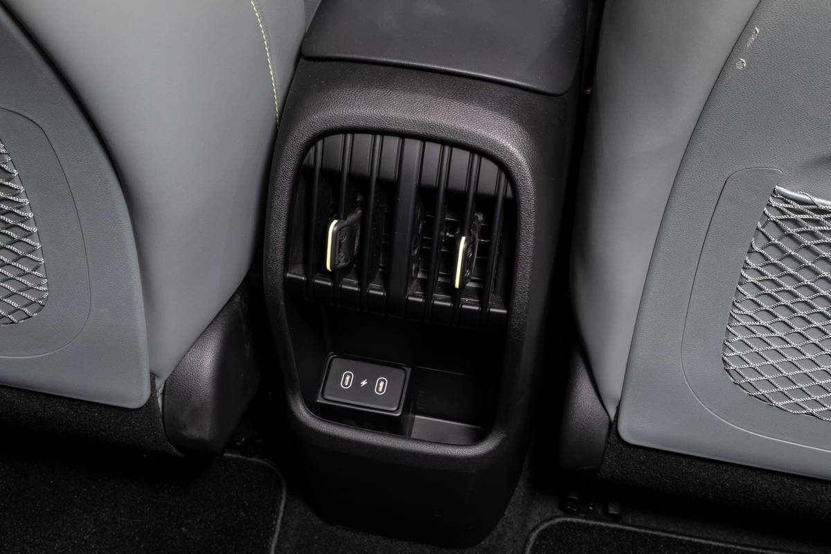 hyundai kona electric 2024 26 interior backseat usb jpg