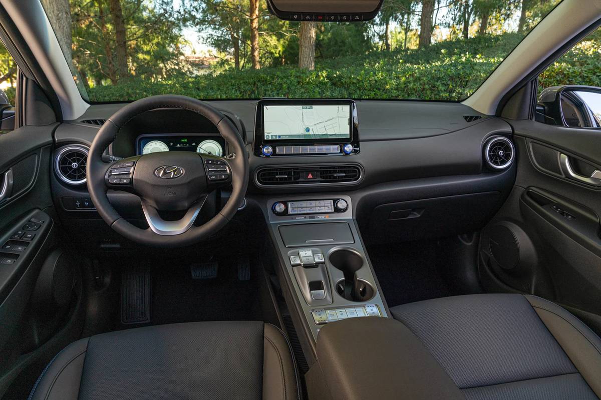 hyundai kona ev 2022 oem 05 cockpit shot dashboard front row interior jpg