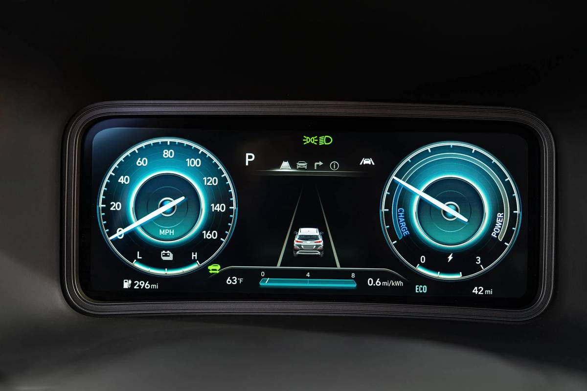hyundai kona ev 2022 oem 07 front row instrument panel interior jpg