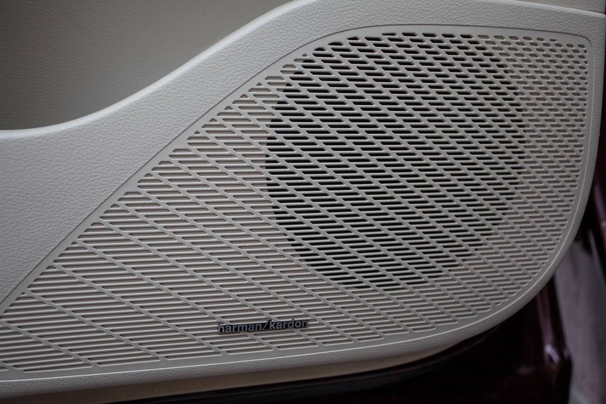 Harman Kardon audio speaker on a 2020 Hyundai Palisade