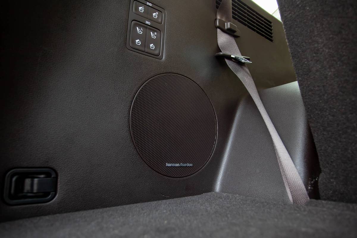 Harman kardon car music best sale system price