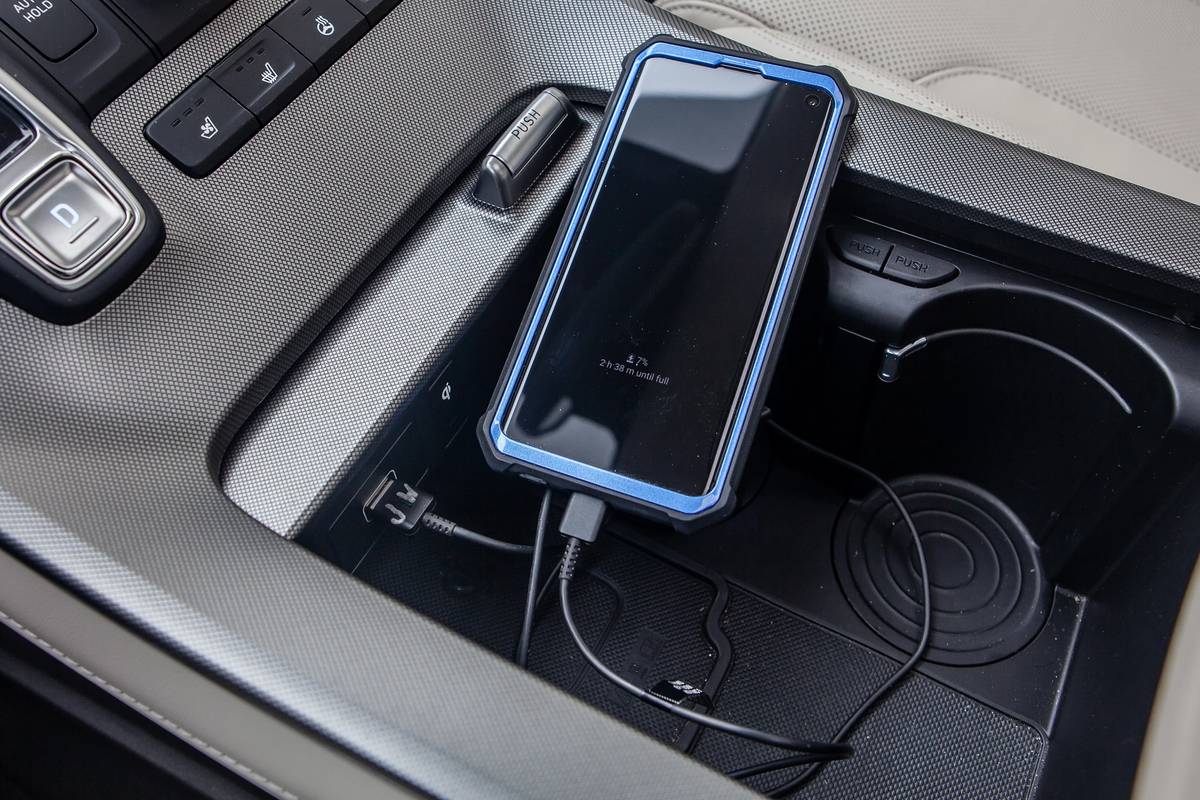 2020 Hyundai Palisade: Testing the USB Ports — and Charging Pad