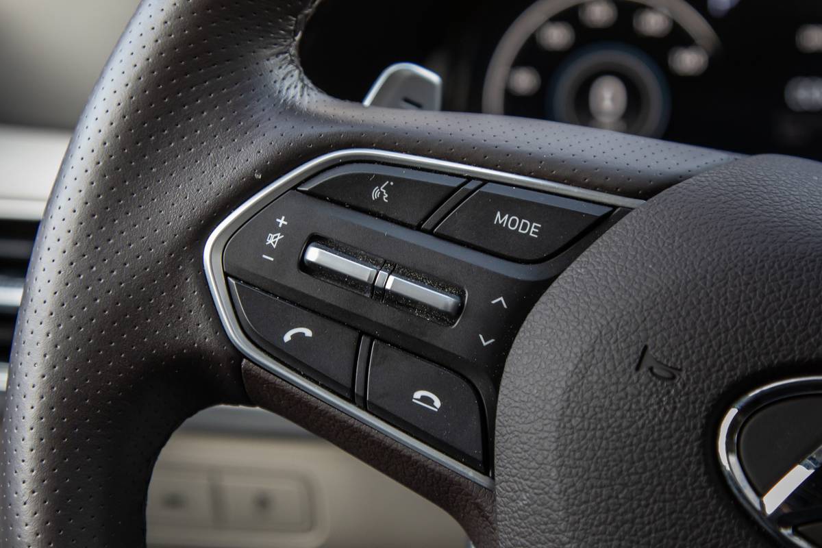hyundai palisade 2020 21 controls  front row  interior  steering wheel jpg
