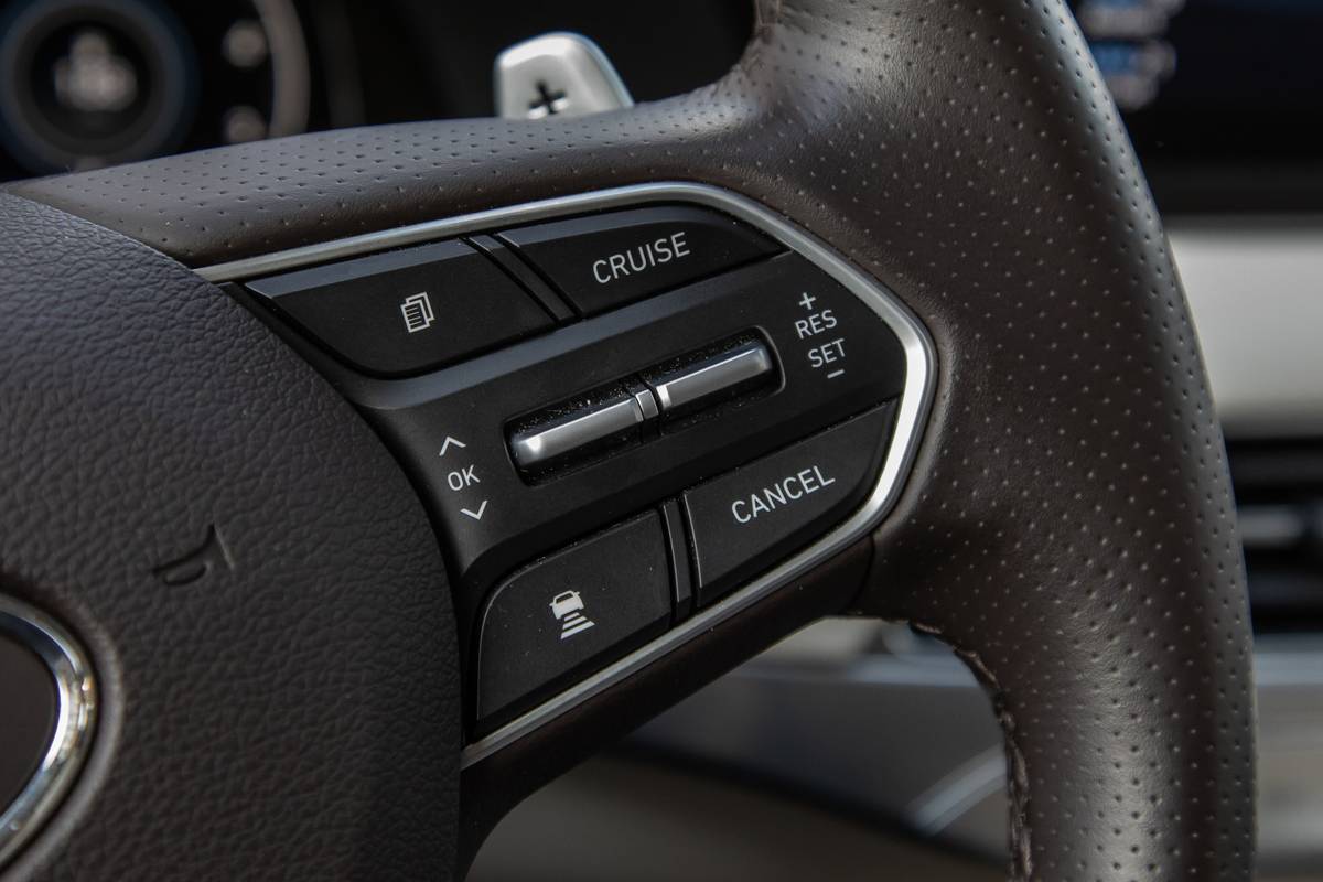 hyundai palisade 2020 22 controls  front row  interior  steering wheel jpg