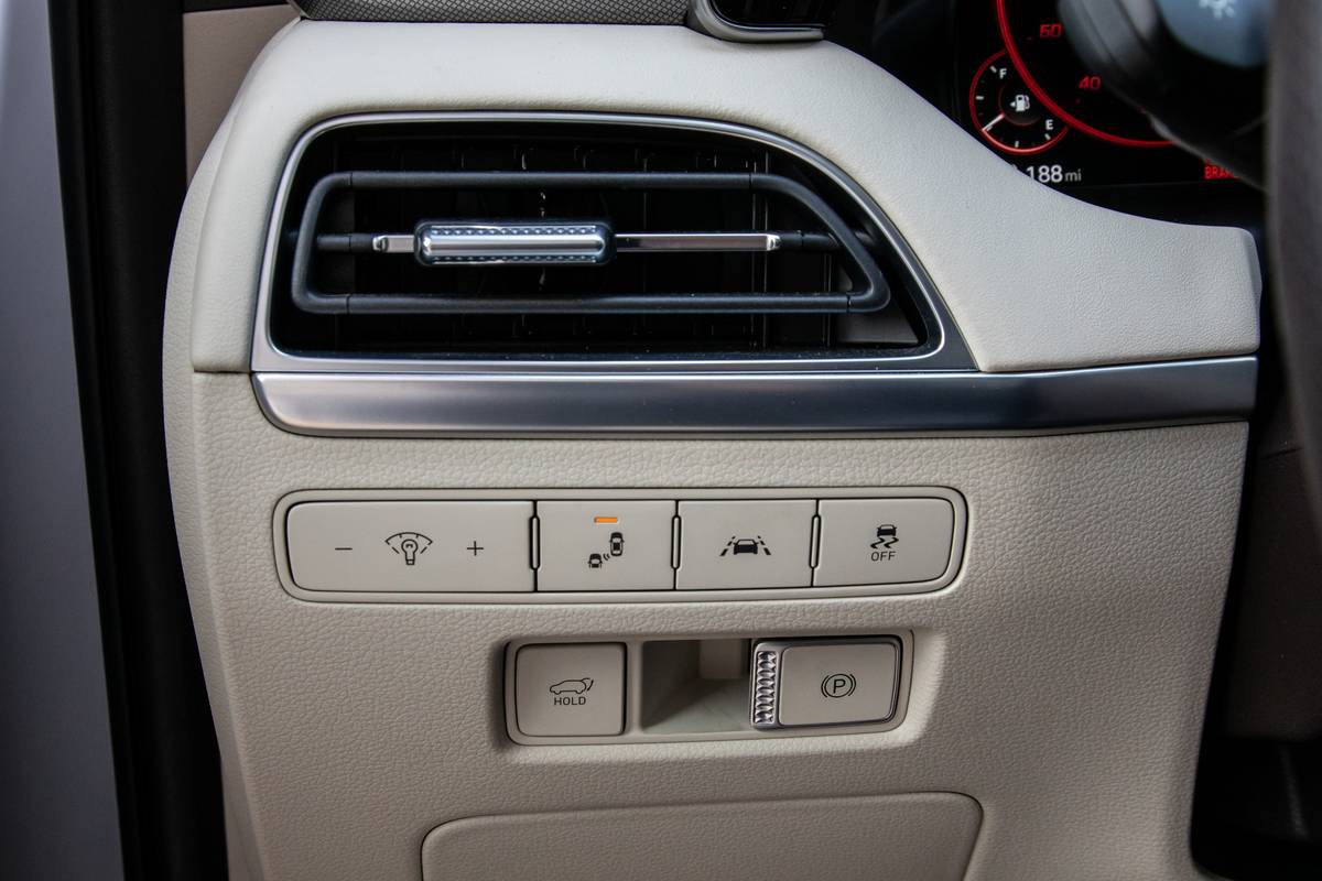 hyundai palisade 2020 42 controls  dashboard  detail  front row  interior  safety tech jpg