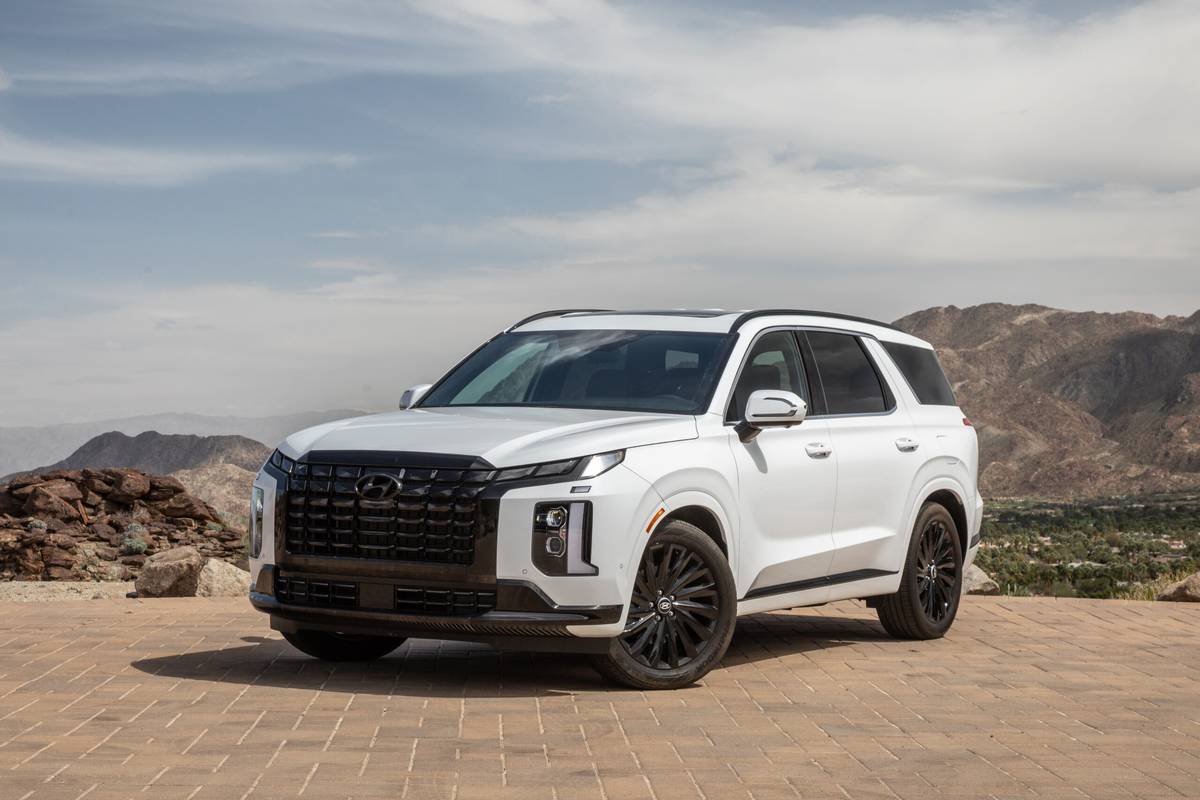 hyundai palisade calligraphy night edition awd 2024 04 exterior front angle scaled jpg