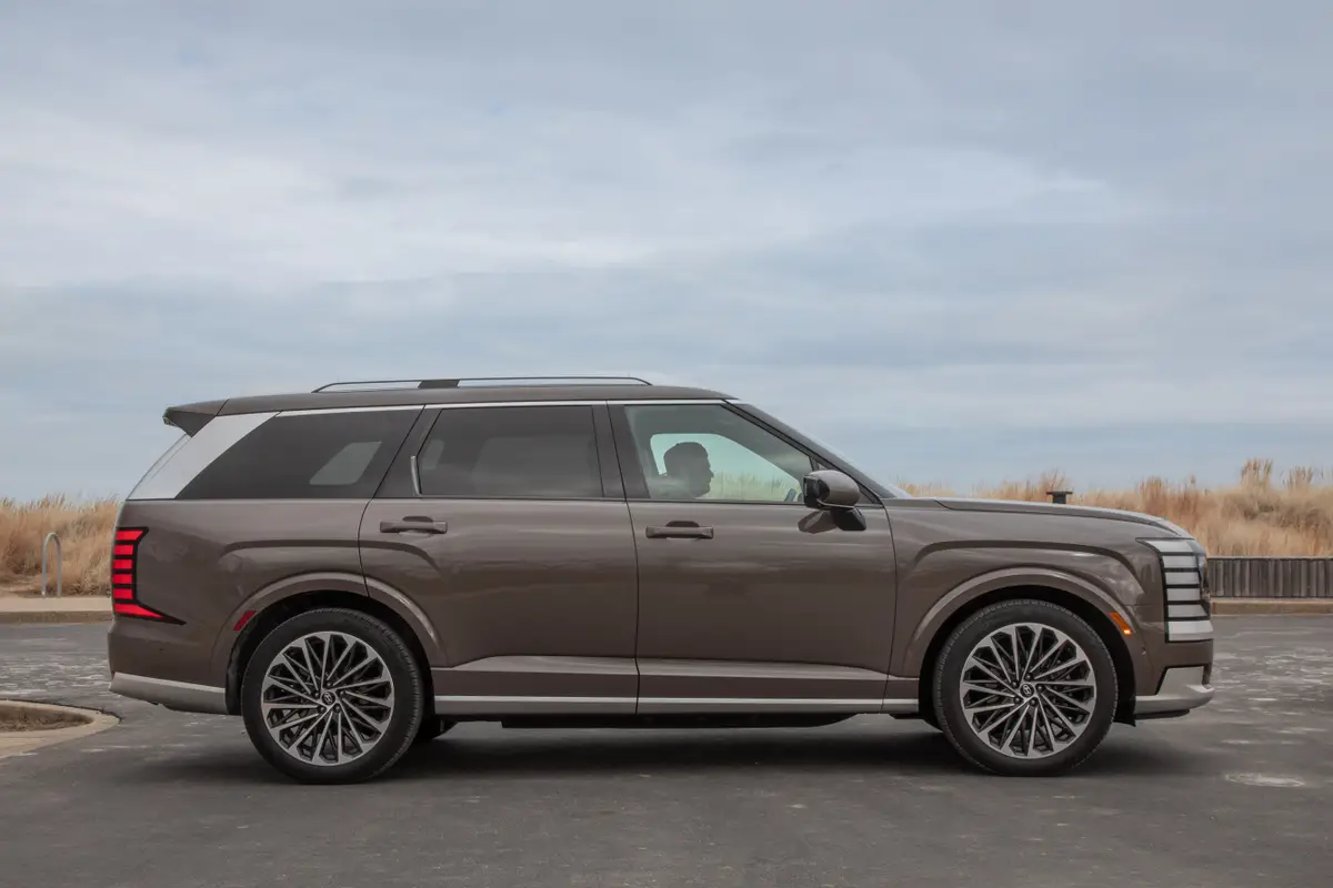 hyundai palisade hybrid calligraphy 2026 04 exterior profile brown jpg