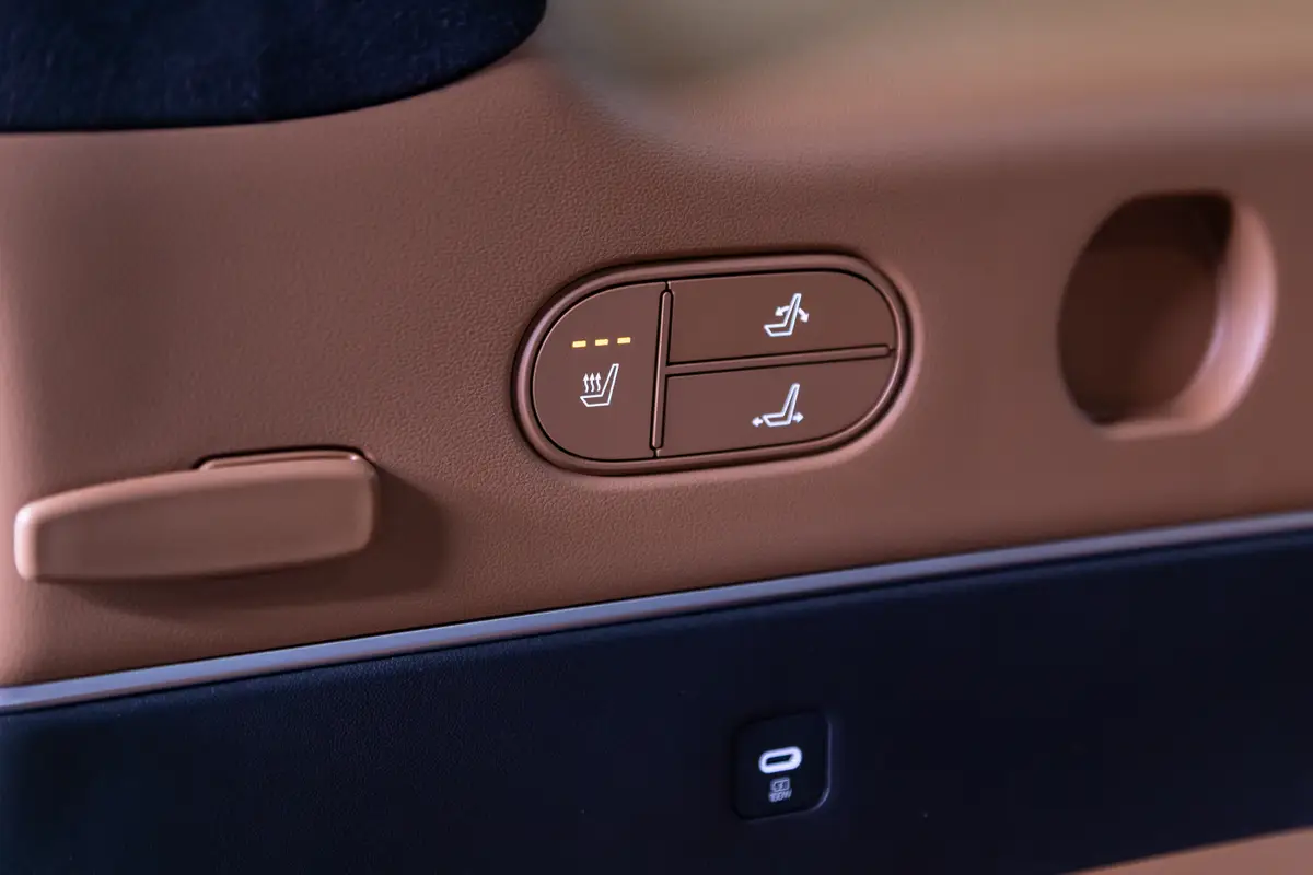 hyundai palisade hybrid calligraphy 2026 32 interior third row jpg