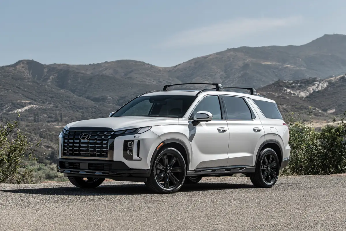 2025 Hyundai Palisade Gets New Calligraphy Night Edition, More Standard