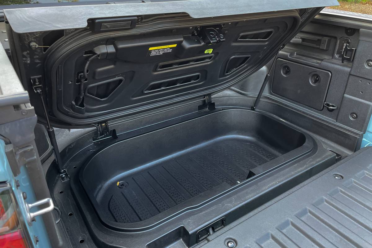 hyundai santa cruz 2022 11 cargo rear scaled jpg
